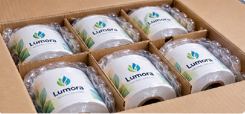 Roll labels are protected against crushing, moisture, telescoping and uncontrolled unwinding. Core, roll diameter, winding direction and labels per roll are confirmed before packing where line compatibility matters.